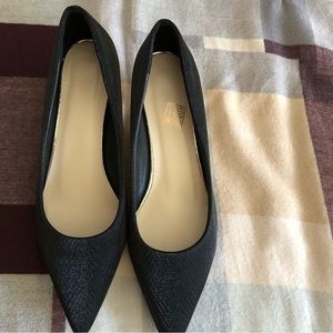 Fashion Shoes pointed toe Black and Rose Gold bottom hill Size US 10 EU 40.